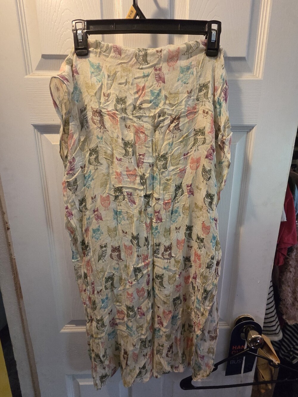 Light Cream Owl-Print Women's Scarf